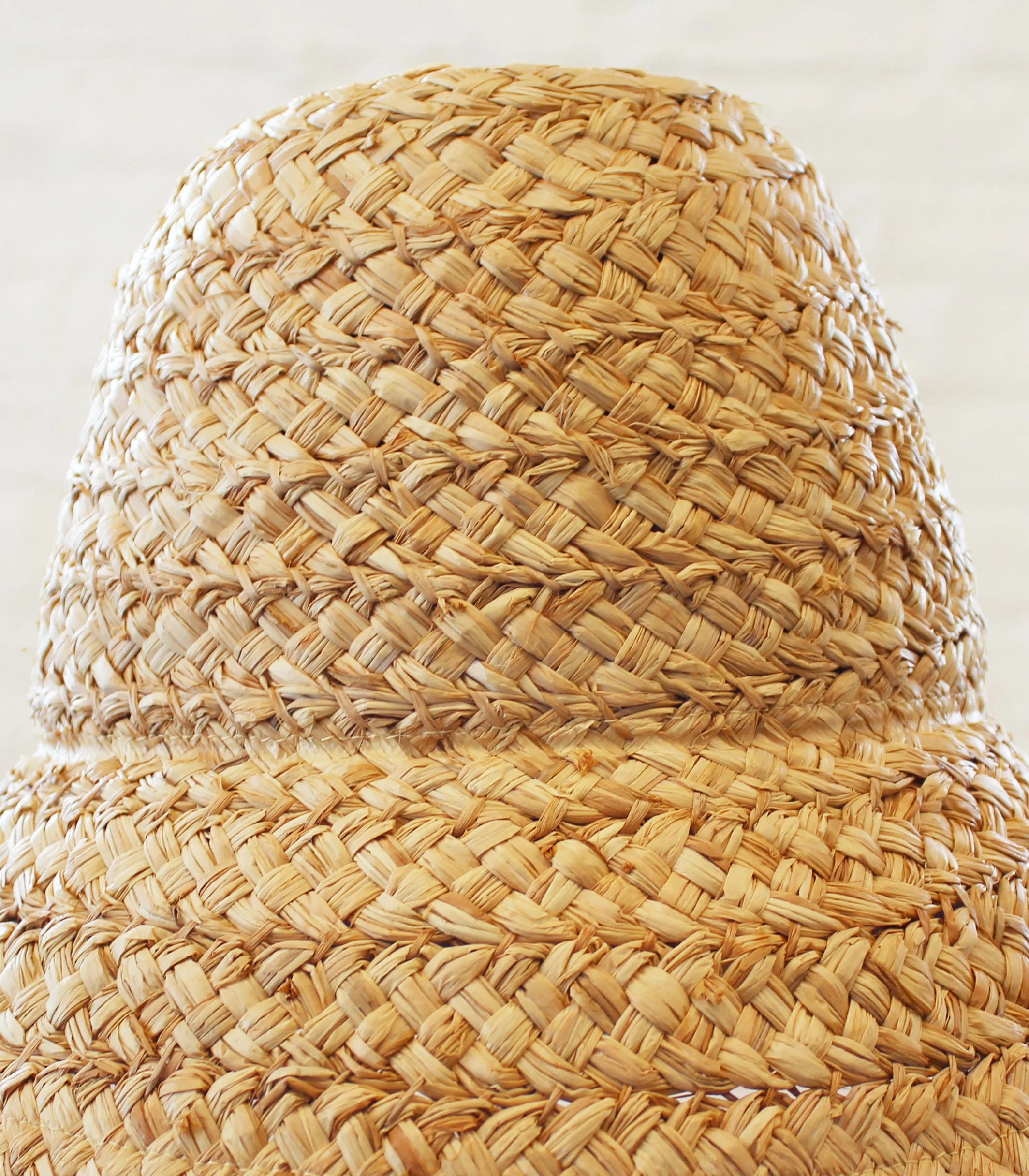 Nº 9 — LOLA HATS